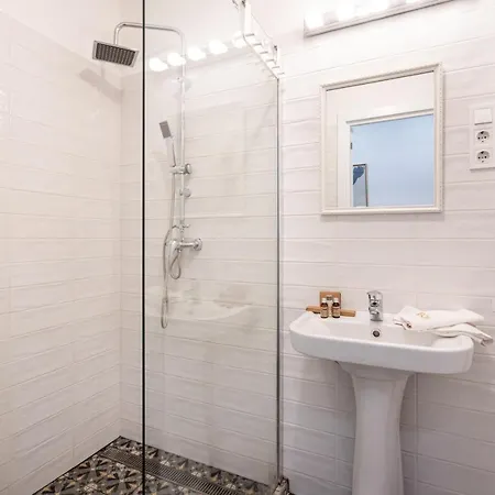 Z25- Boutique Apartments, Location. By Bqa *