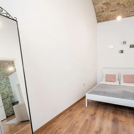 Z25- Boutique Apartments, Location. By Bqa * Budapest
